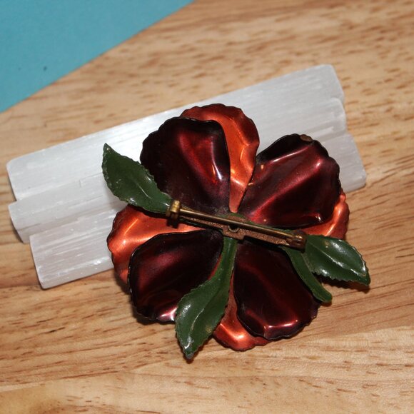 Vintage Orange & Green Enamel Flower Brooch Metal Floral Pin - Picture 2 of 3